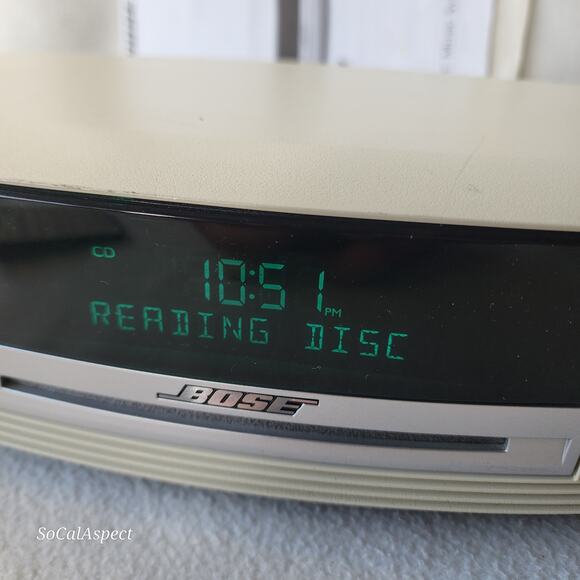 Bose Wave Music System CD Player AM/FM Radio w remote + Manual 1 Owner - Picture 8 of 10